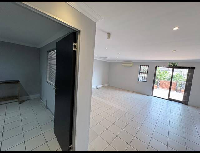 110M² OFFICE TO LET IN FOURWAYS